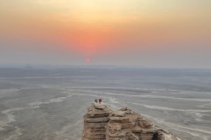 Edge of the World 4x4 Sunset Tour from Riyadh photo 5
