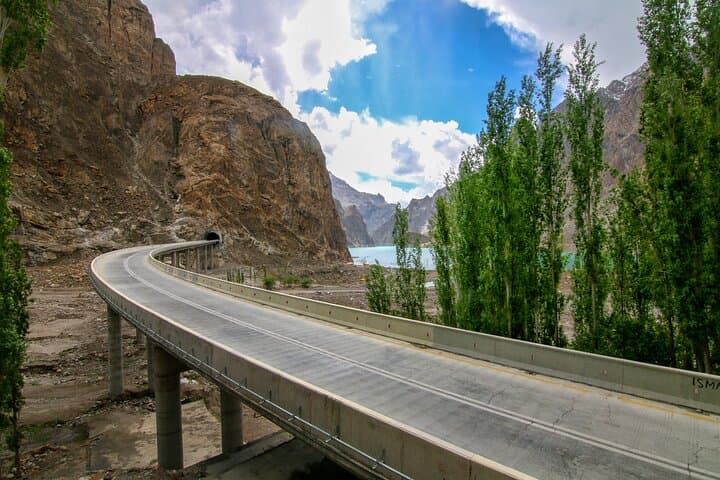 Explore Hunza Valley: 8-Day Karakoram, Khunjerab & Glacier Tour photo 3