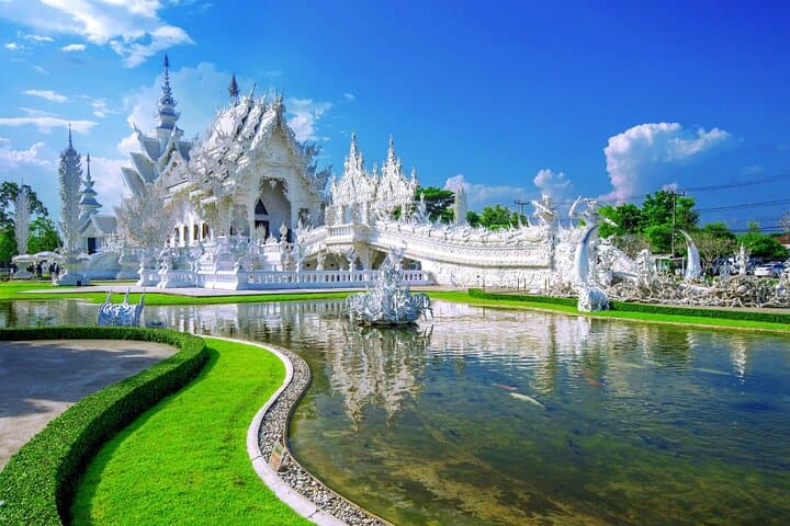 Chiang Rai by Night: Temples, Night Bazaar & Northern-Style Dinner photo 5