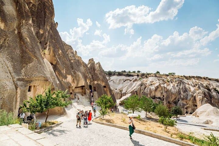 Cappadocia Red Tour: Goreme, Uchisar & Avanos Day Trip with Lunch