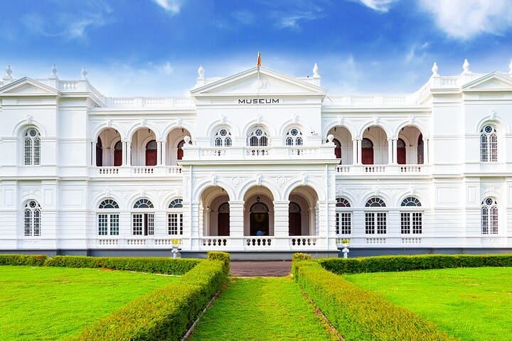 Colombo City Tour: Marine Drive, Temples & Colonial Landmarks photo 6