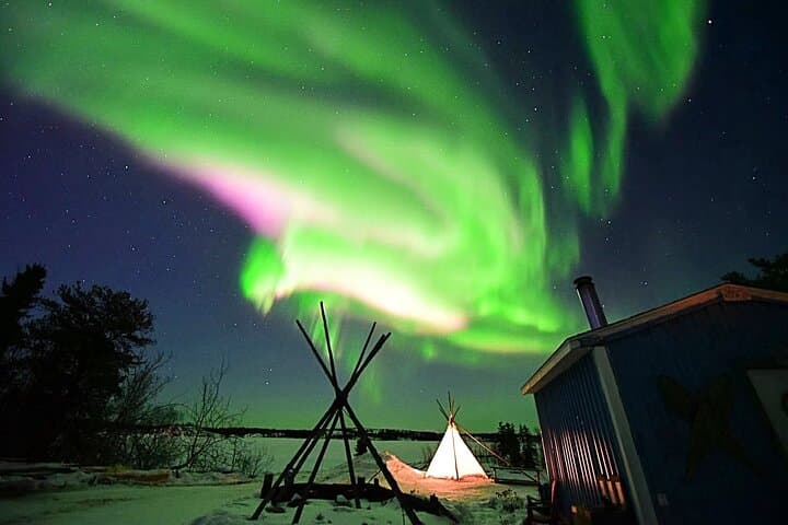 Yellowknife Aurora Tour: Night-Sky Chase with Camp, Hot Drinks & Photography Support
