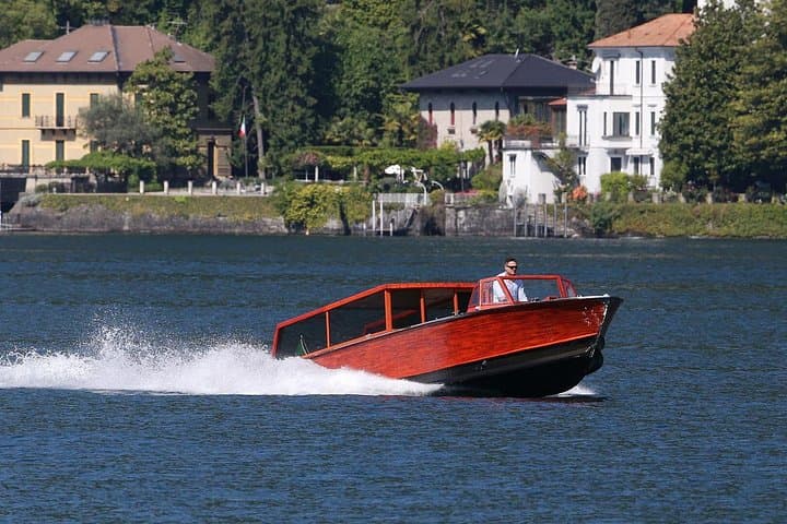 Private Wooden Boat Tour on Lake Como — 2‑Hour Luxury Cruise from Como photo 3