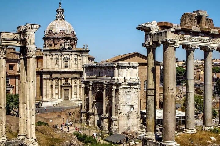 Colosseum Guided Tour with Gladiator Arena Access and Roman Forum photo 3