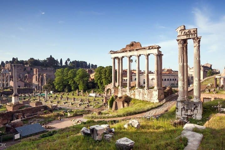Colosseum Guided Tour with Gladiator Arena Access and Roman Forum photo 4