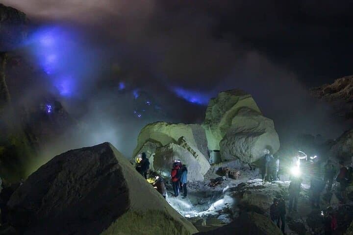 Mount Ijen Blue Fire Overnight Trek from Bali — Volcano Crater & Sunrise Hike photo 4