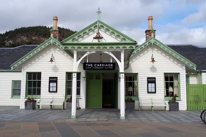 Balmoral & Royal Deeside Day Tour — Ballater, Cambus O' May & Tomnaverie photo 4