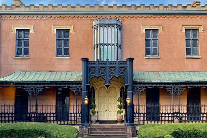 Savannah Historic District Walking Tour: Squares, Stories & Southern Architecture photo 6