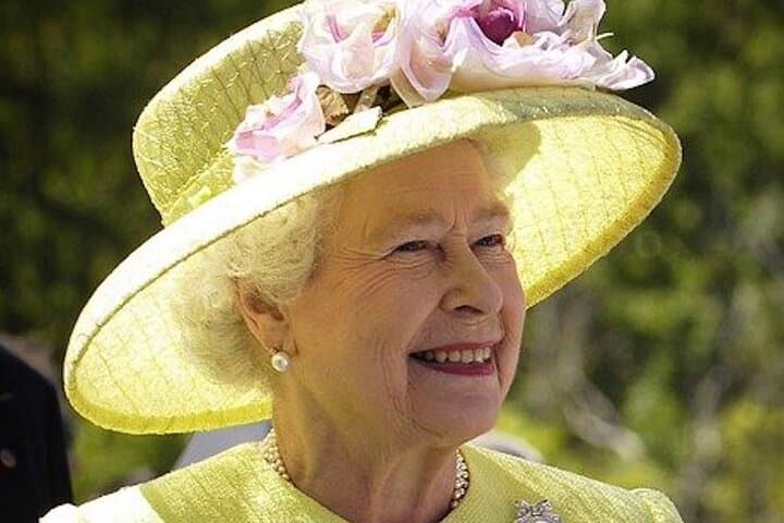 Explore Queen Elizabeth II’s Life: Private Westminster Walking Tour