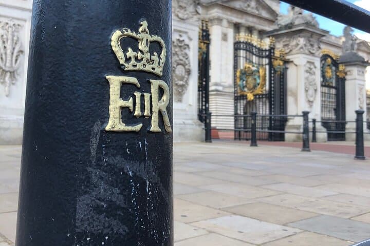 Explore Queen Elizabeth II’s Life: Private Westminster Walking Tour photo 2