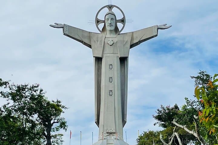 Vung Tau Beach Day Trip: Thuy Van Beach, Christ Statue & White Palace photo 2