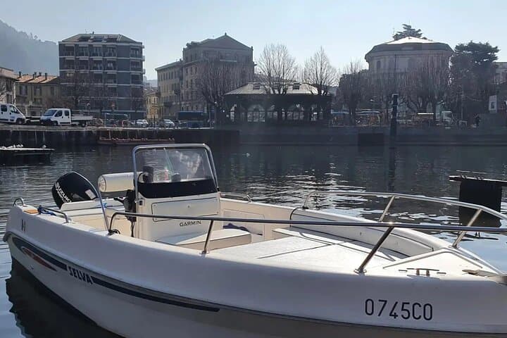 Lake Como 1‑Hour No‑License Boat Rental: Self‑Drive Cruise with 40hp Engine photo 4