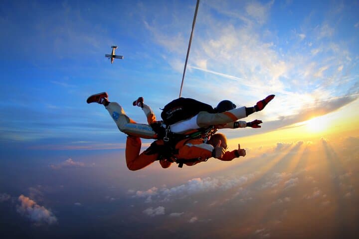 Riga Skydiving Tandem: 4000m Baltic Freefall Experience