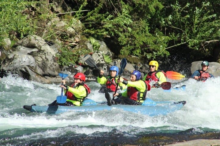 Winter Rafting on the Trancura River: 3-Hour Rafting Adventure from Pucón photo 3