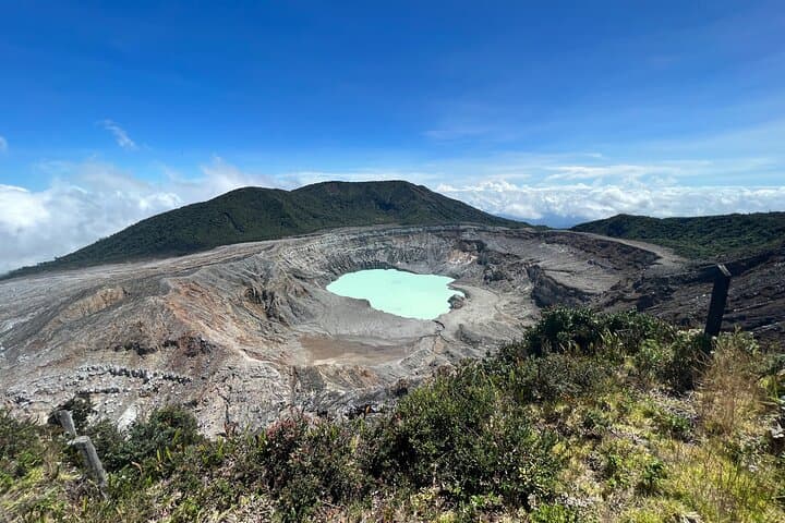 Poás Volcano, Doka Coffee Mill & La Paz Waterfall Tour from San José