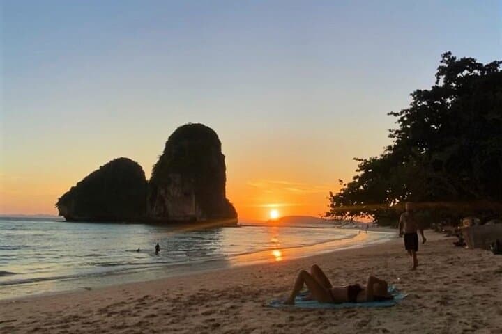 7-Islands Sunset Speedboat: Snorkel, Halal BBQ & Bioluminescent Plankton in Krabi photo 3