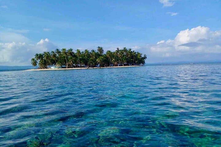 San Blas Islands Private Cabin: 2-Day Isla Aroma Island Hopping Adventure