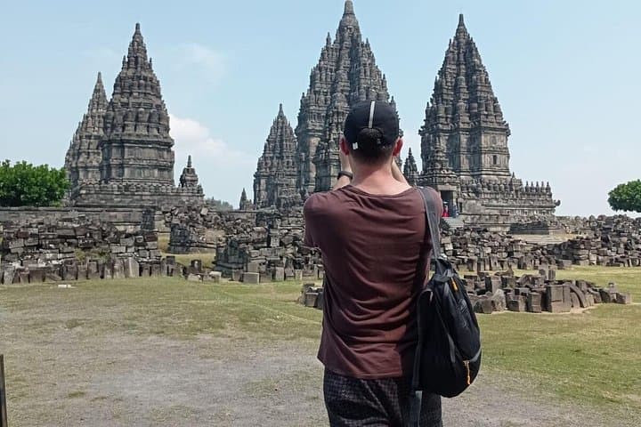One-Day Yogyakarta Temples Tour — Borobudur, Prambanan & Plaosan photo 3