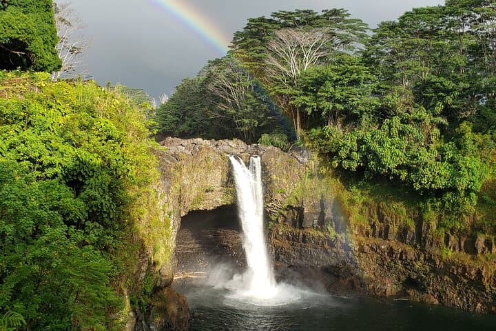 Private Volcanoes National Park and Hilo Tour: Kilauea Trails and Lava Views photo 5