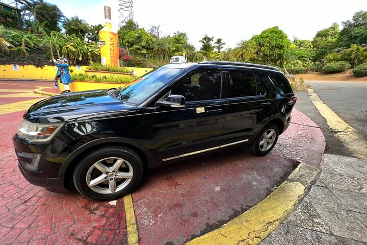 Private Ground Transfer to Cyril E. King Airport — Scenic St. Thomas Arrival photo 2
