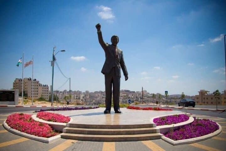 Inside Ramallah: Private Political and Cultural Walking Tour photo 5