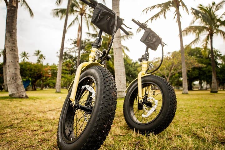 Waikiki E‑Bike to Diamond Head: Self‑Guided Bike & Hike Adventure photo 1