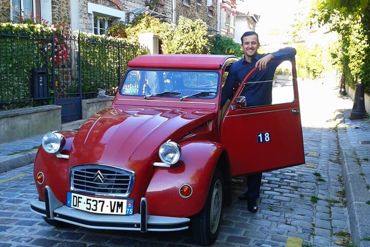 Discover Paris in a Classic 2CV: Private Vintage Car Tour with a Local photo 4