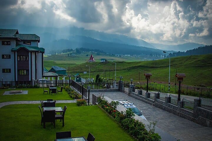 Same-Day Gulmarg Trip from Srinagar: Gondola Rides, Golf Course & Alpine Meadows photo 3