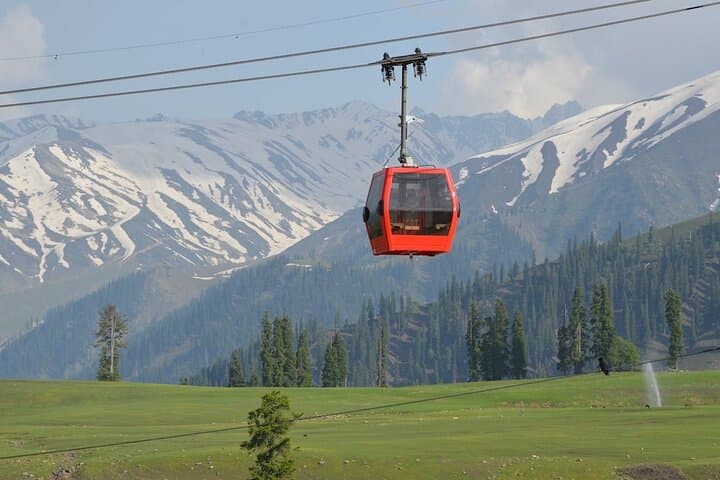 Same-Day Gulmarg Trip from Srinagar: Gondola Rides, Golf Course & Alpine Meadows photo 5
