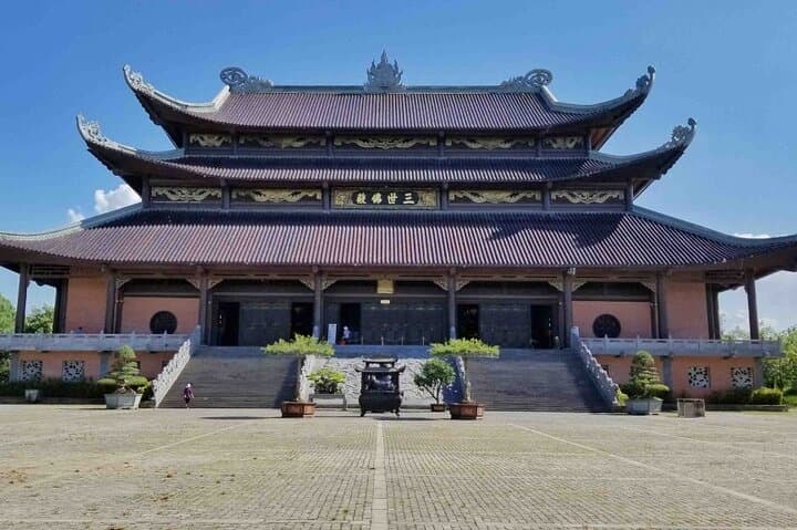 One-Day Ninh Binh Circuit: Bai Dinh, Trang An & Mua Cave photo 4