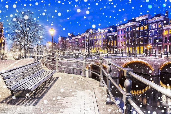 Amsterdam Christmas Walk: Hot Drink & Dutch Treat Through the Canal Belt photo 1