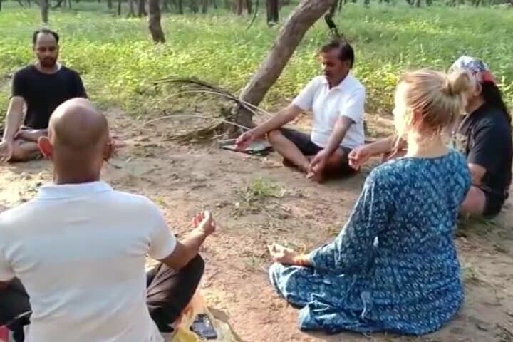 Karma Yoga in Jaipur: Morning Meditation and Service in the Pink City photo 2