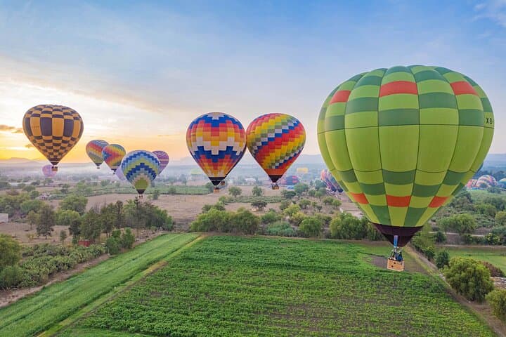 Sunrise Hot-Air Balloon Over Teotihuacán with Buffet Breakfast photo 5
