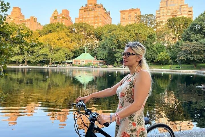 Central Park Bike Rental — 1-Hour Highlights Ride from 56th Street