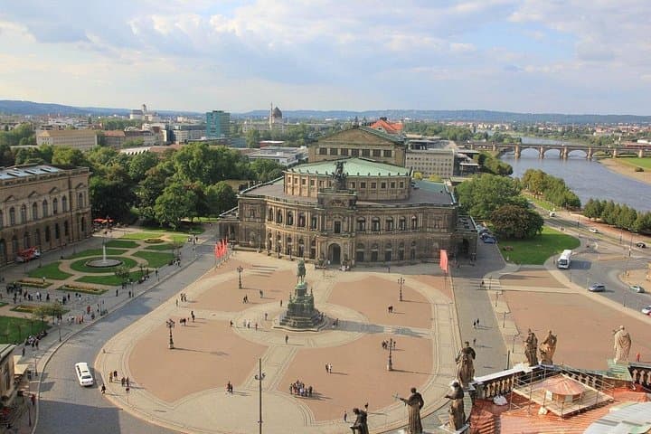 Private Dresden Old Town Tour: Traditional Cuisine, Historic Sights & Shopping photo 2