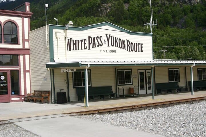 Best of Yukon City: Private Whitehorse Walking Tour photo 5