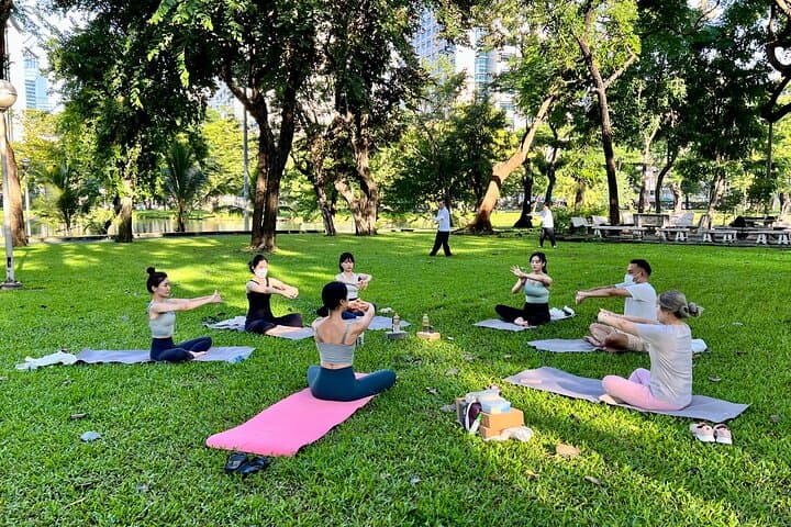 Morning Yoga in Lumphini Park: Bangkok City-Center Flow photo 2
