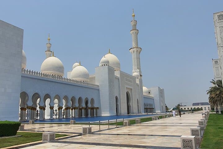 Half-Day Sheikh Zayed Grand Mosque Tour from Dubai photo 3