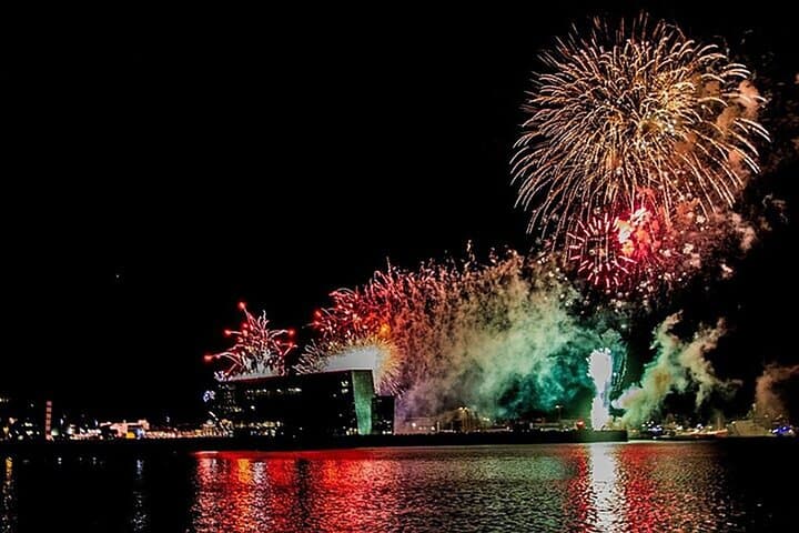 Midnight Champagne Cruise: New Year’s Fireworks from Reykjavík Harbor photo 6