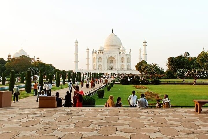 Same-Day Taj Mahal Tour from Delhi — Taj, Agra Fort & Expressway Day Trip photo 4