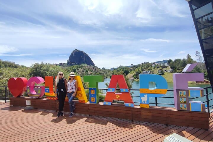 Guatapé & El Peñol: Full-Day Private Tour from Medellín