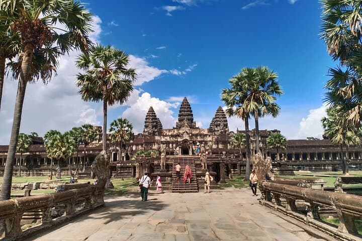Full-Day Angkor Temples Tour: Angkor Wat, Angkor Thom & Ta Prohm at Sunset photo 2