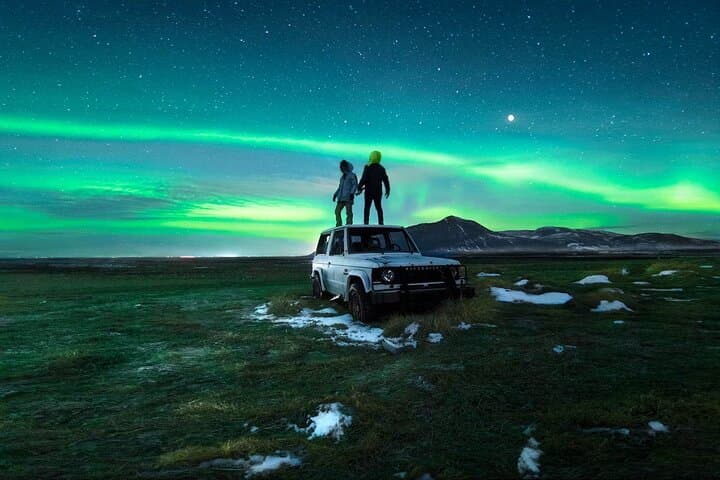 Reykjavík Northern Lights Minibus Tour with Free Photos & Hot Chocolate photo 1