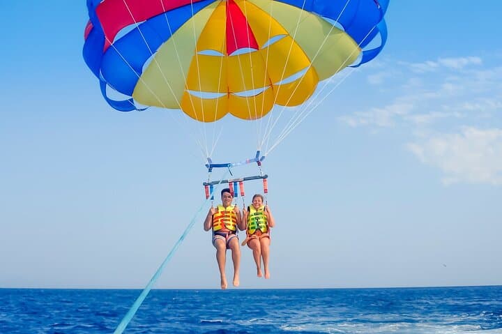 Cancún Parasailing and Snorkel Combo with Hotel Pickup photo 2