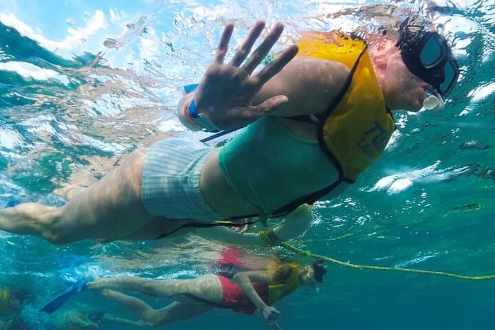 Cancún Parasailing and Snorkel Combo with Hotel Pickup