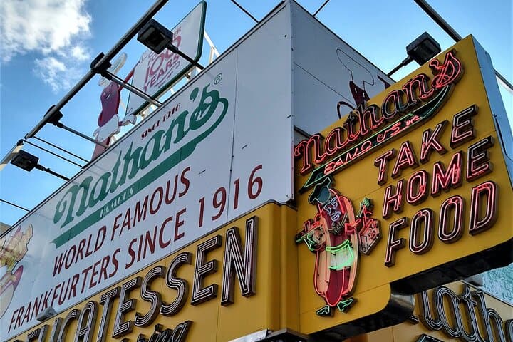 Coney Island Nostalgia Tour: Historic Boardwalk Walking Tour of Luna Park & Parachute Jump
