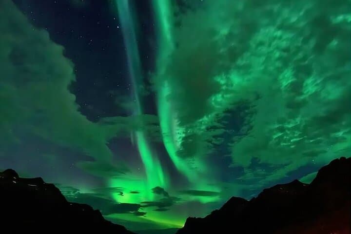 Chasing the Northern Lights: 4-Day Aurora Viewing Tour in Yellowknife photo 2