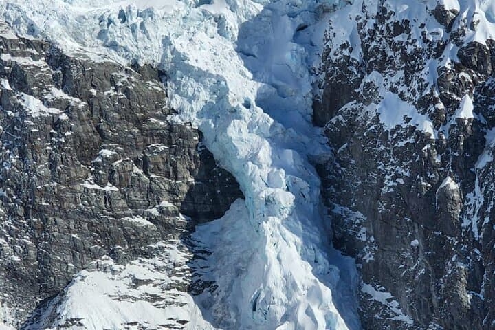 Rakaia Glaciers Helicopter Landing: Canterbury Alpine Flight & Glacier Lunch photo 3