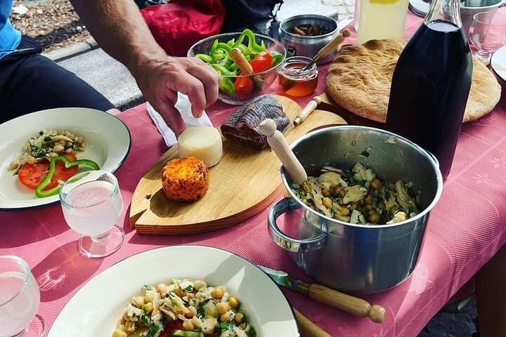 Pinhão Hiking Tour: Douro Valley Scenic Hike with Wine Picnic photo 4