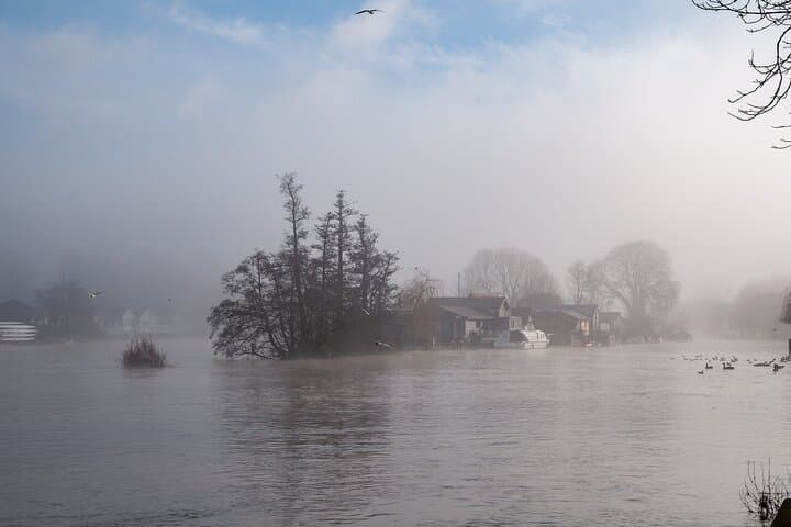 Henley-on-Thames Hidden Gems: Self-Guided Treasure Hunt & Big Britain Quiz (1-Day Pass) photo 2